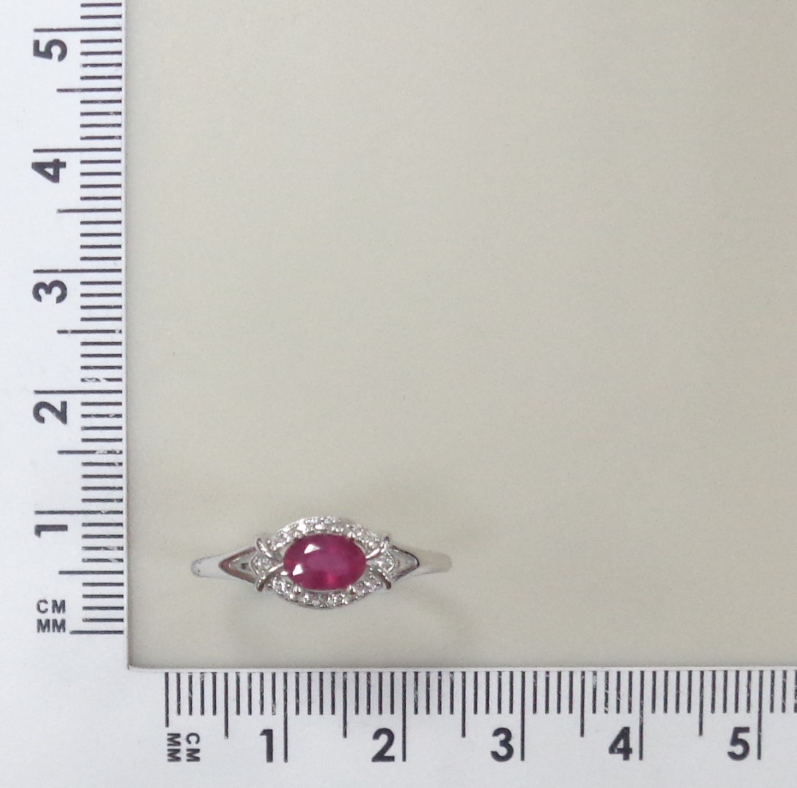 Серебряное кольцо с рубином